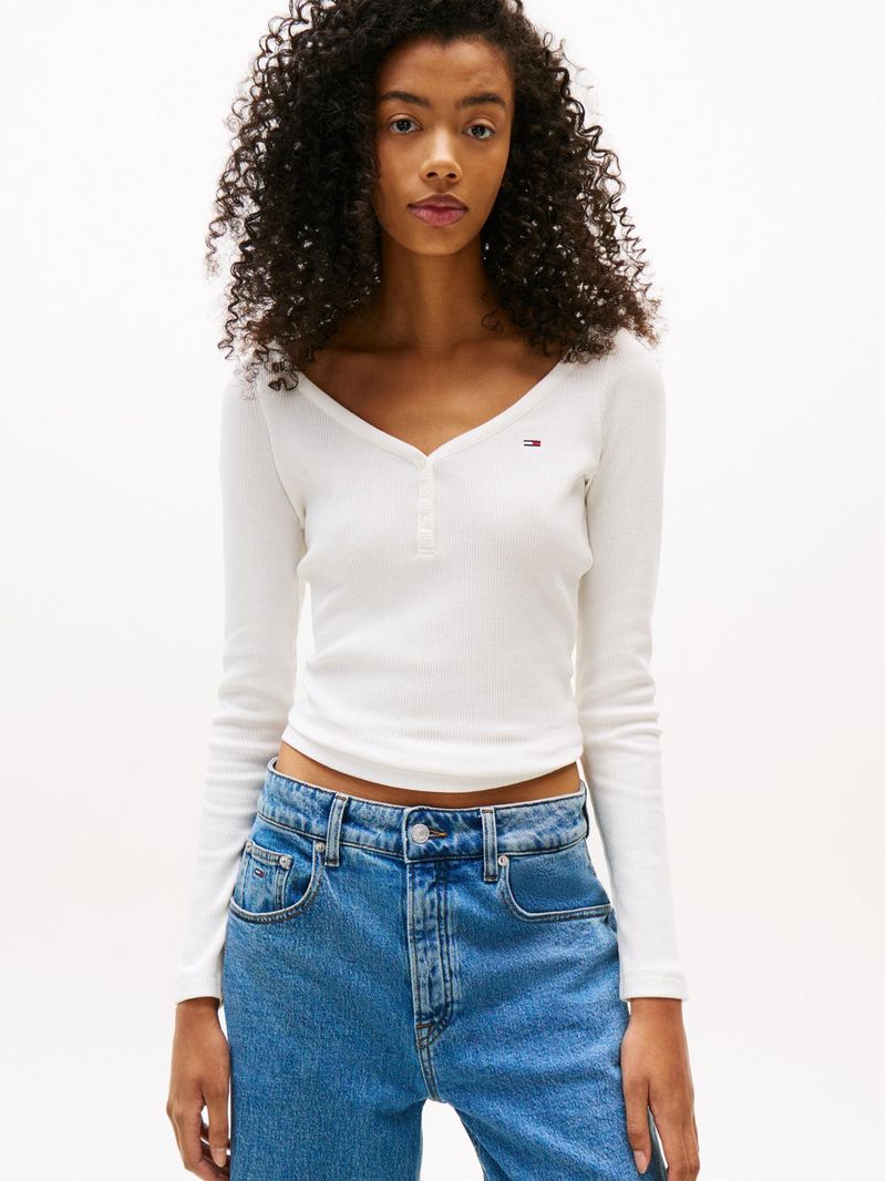 Playera-de-manga-larga-y-cuello-Henley