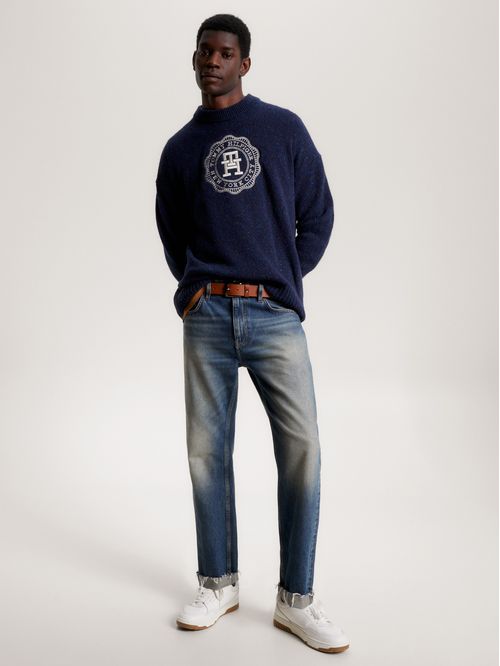 Suéter con monograma grande bordado en el pecho