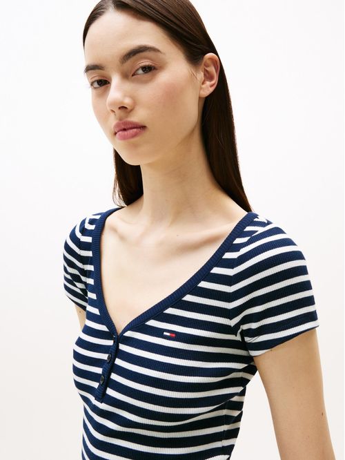 Playera de punto gofrado con cuello Henley