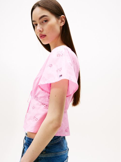 Blusa slim con calado integral y cuello en V