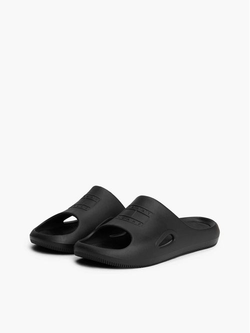 Chancletas con logo en relieve