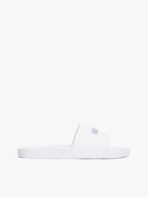 Chancletas con logo en relieve