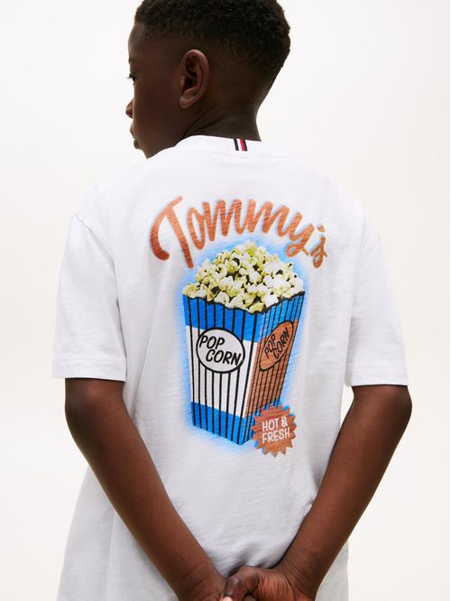 Playera texturizada con motivos gráficos