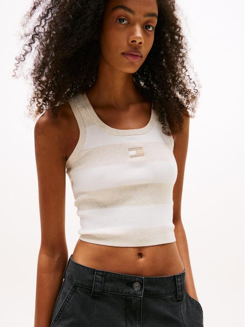 Top sin mangas de corte cropped con parche