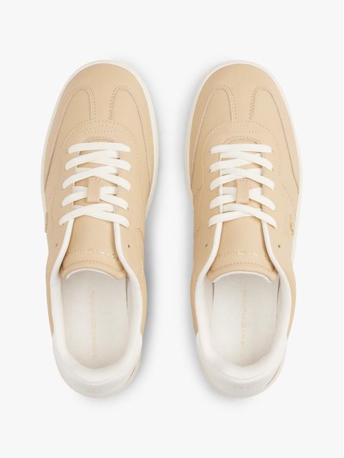 Zapato tenis con monograma TH