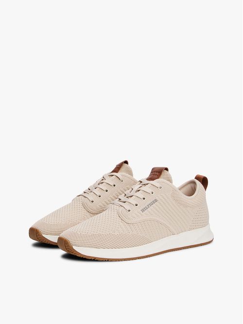 Zapato tenis de punto con logo