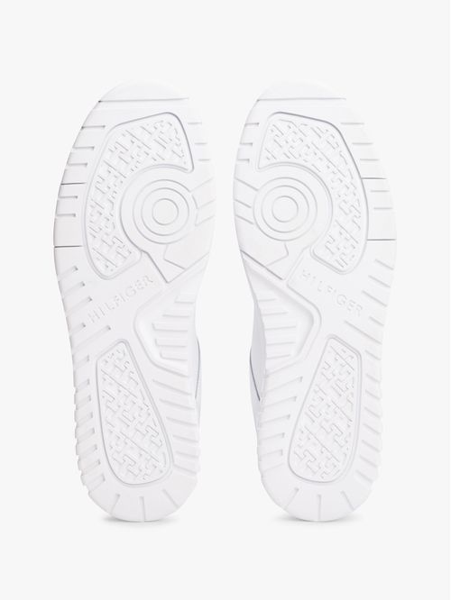 Zapato tenis texturizados con suela dentada