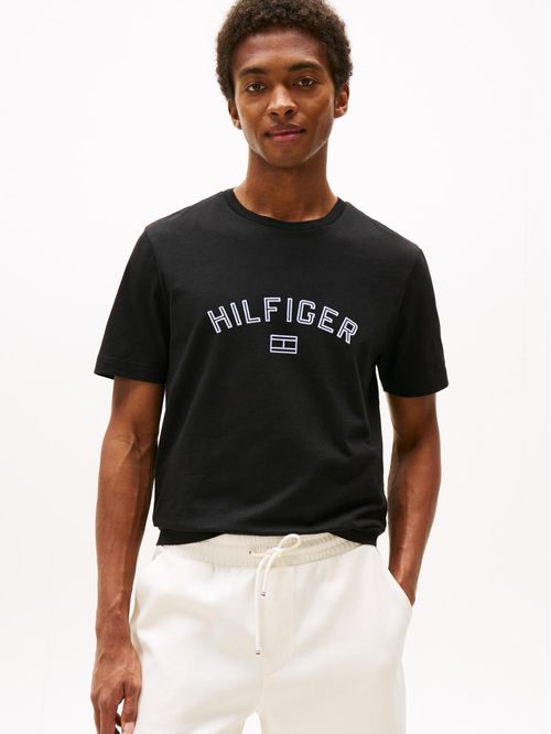 Playera flock con logo estampado