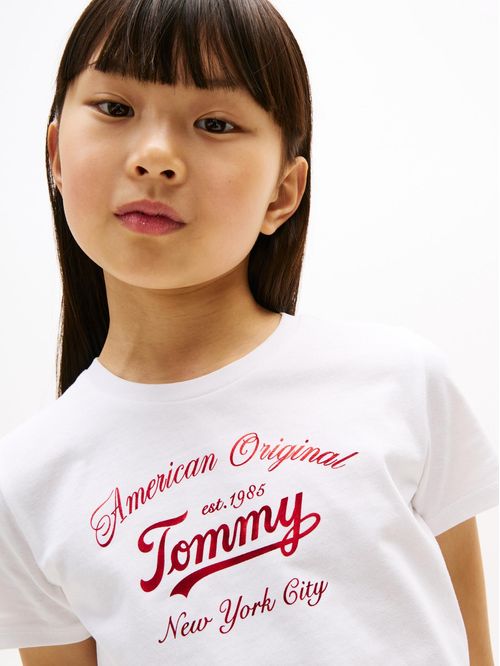 Playera slim con logo metalizado