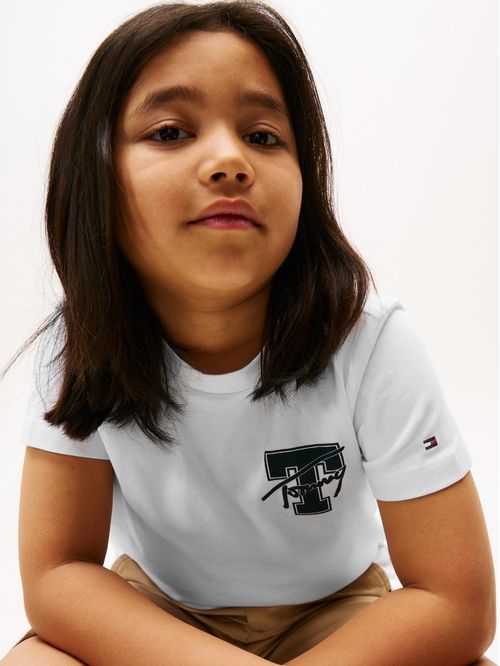 Playera Varsity con logo gráfico