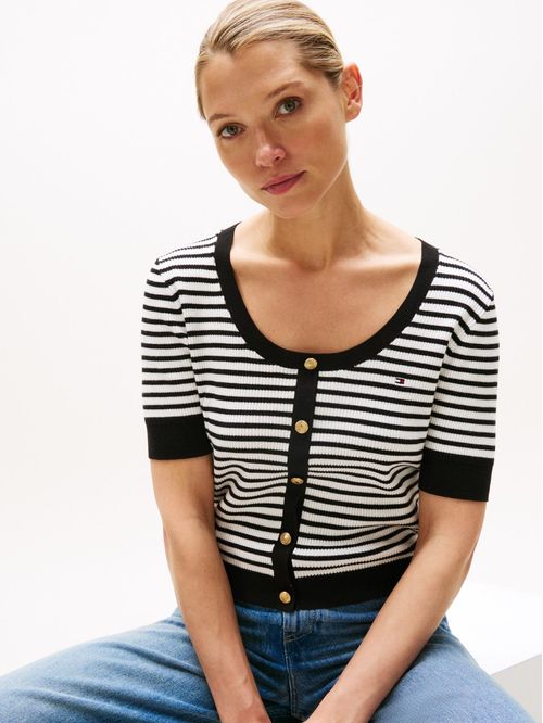 Suéter con diseño de rayas y cuello de botones