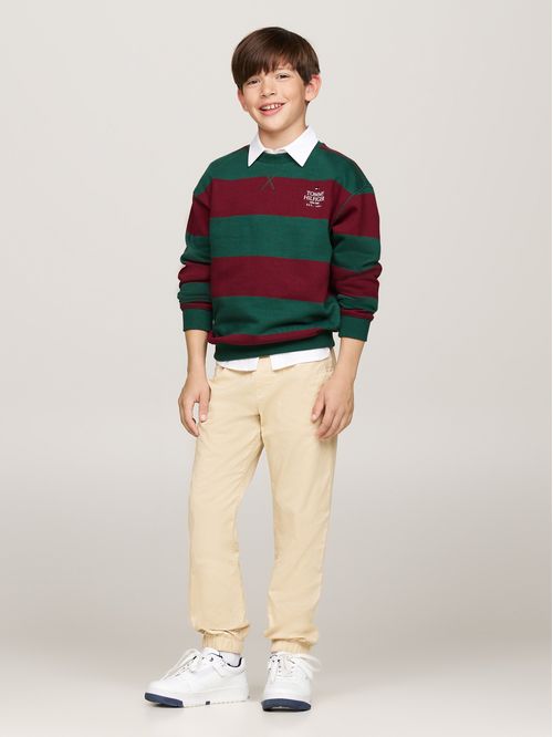 Jogger con logo monotipo en los cordones