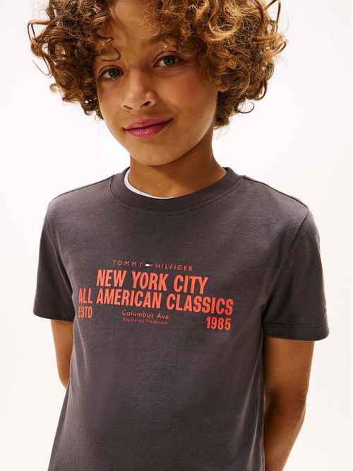 Playera con logo gráfico NYC