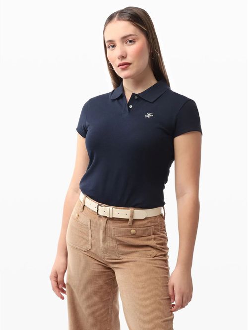 Polo de corte slim con logo script