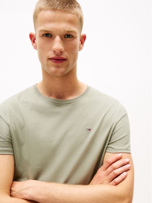 Playera clásica con cuello redondo