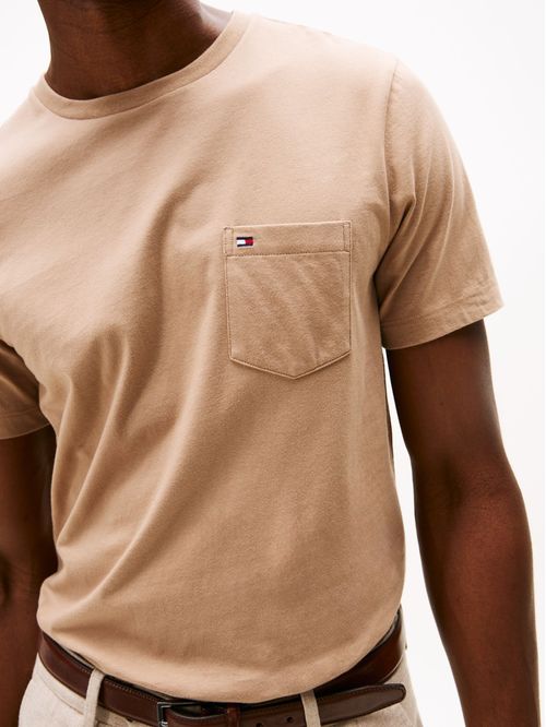 Playera de cuello redondo con bolsillo