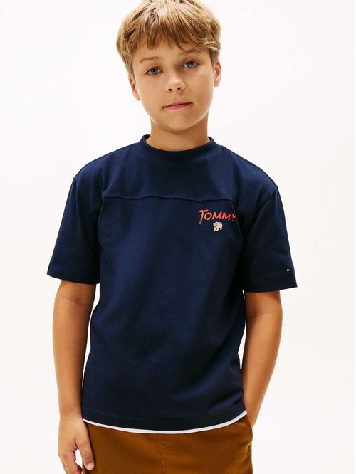 Playera con logo gráfico