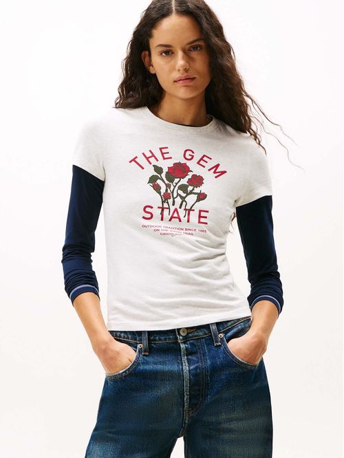 Playera slim con logo gráfico