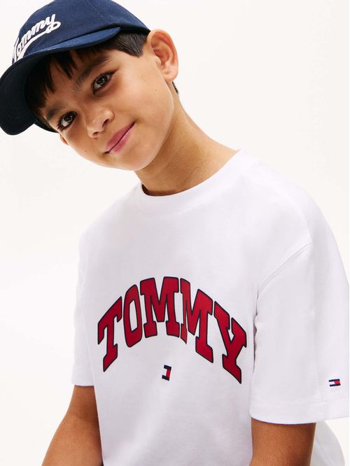 Playera Varsity de cuello redondo con logo