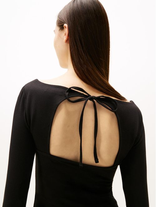 Vestido con cuello anudable y logo