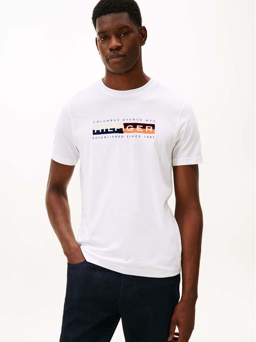 Playera con logo colorblock estampado en el pecho