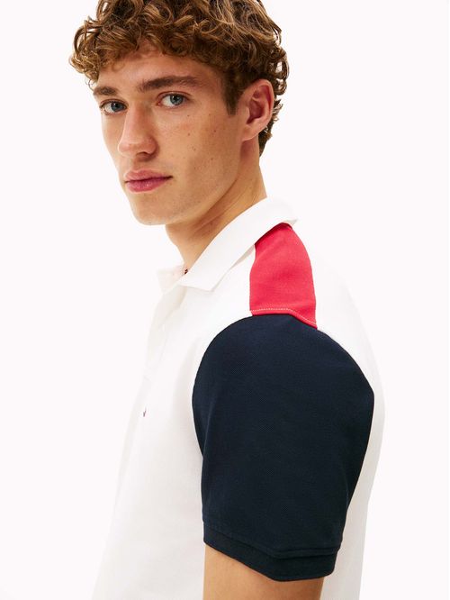 Polo de corte regular con diseño color block RWB