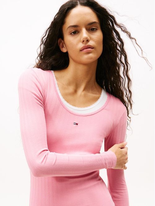 Vestido mini de punto irregular con estilo moderno