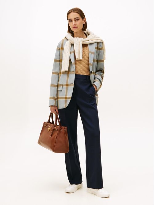 Pantalón de pierna recta con corte amplio