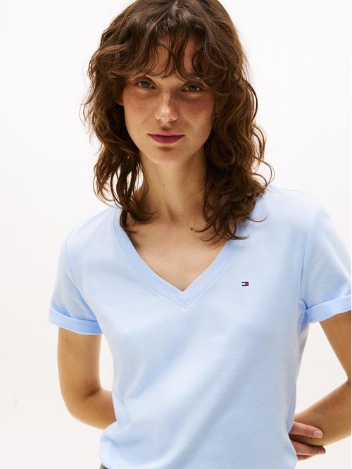 Playera con cuello en V