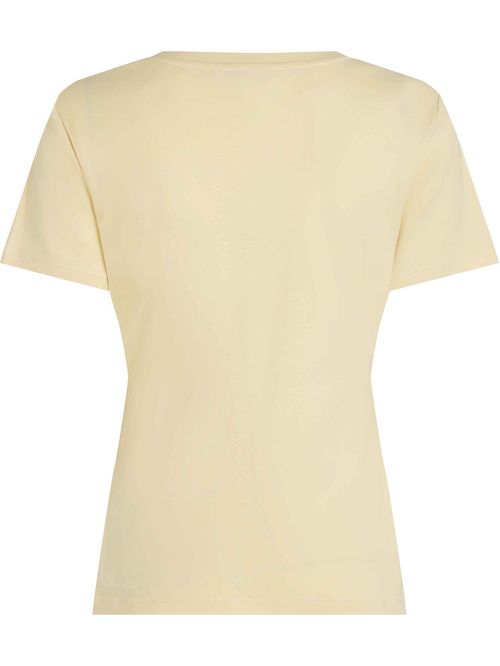 Playera con cuello en V