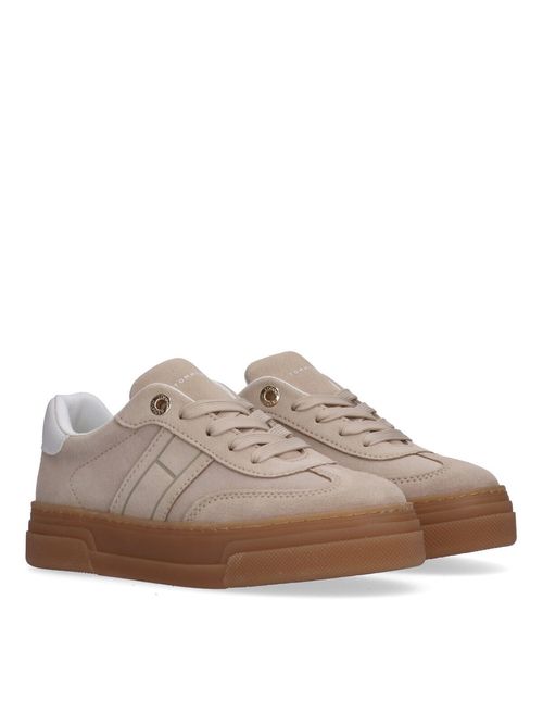 Zapato tenis de corte bajo con cordones